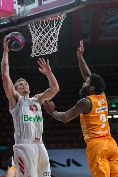 新疆男篮签第四外援，NBA后卫爱德华兹确定加盟，NBL场均20+4！.